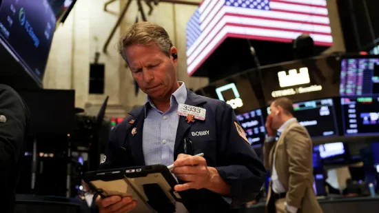 尾盘：三大股指悉数走低 科技股领跌