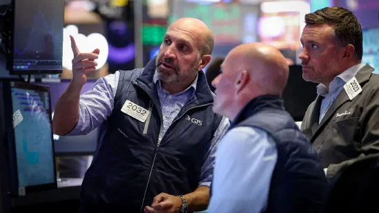 尾盘：美股基本持平 市场关注美政府关门危机